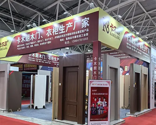 มุ่งเน้นไปที่นิทรรศการ Linqu Doors และ Windows มุ่งเน้นไปที่นิทรรศการ Linqu Doors และ Windows